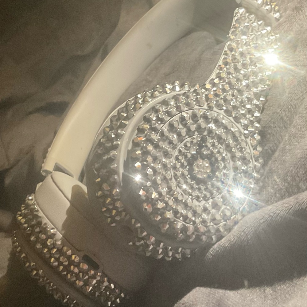 New NIB RTS Custom Beats by Dre 4 Rhinestone Crystal embellished Headphones